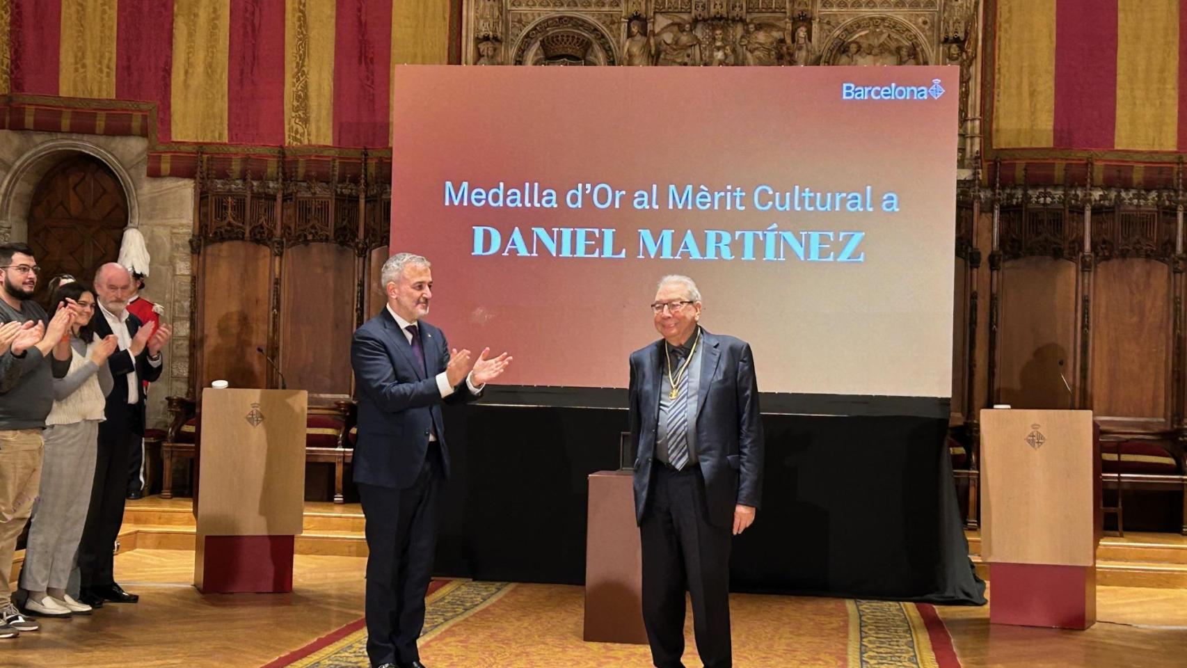 Jaume Collboni, junto a Daniel Martínez en el Saló de Cent del Ayuntamiento
