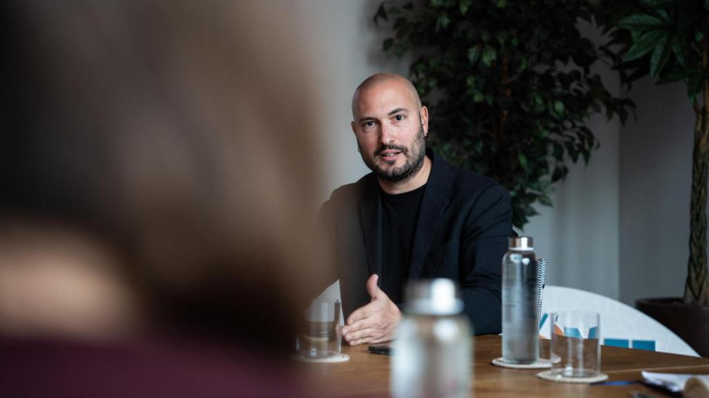 José Gras, concejal de Sant Adrià, durante su entrevista con Metrópoli