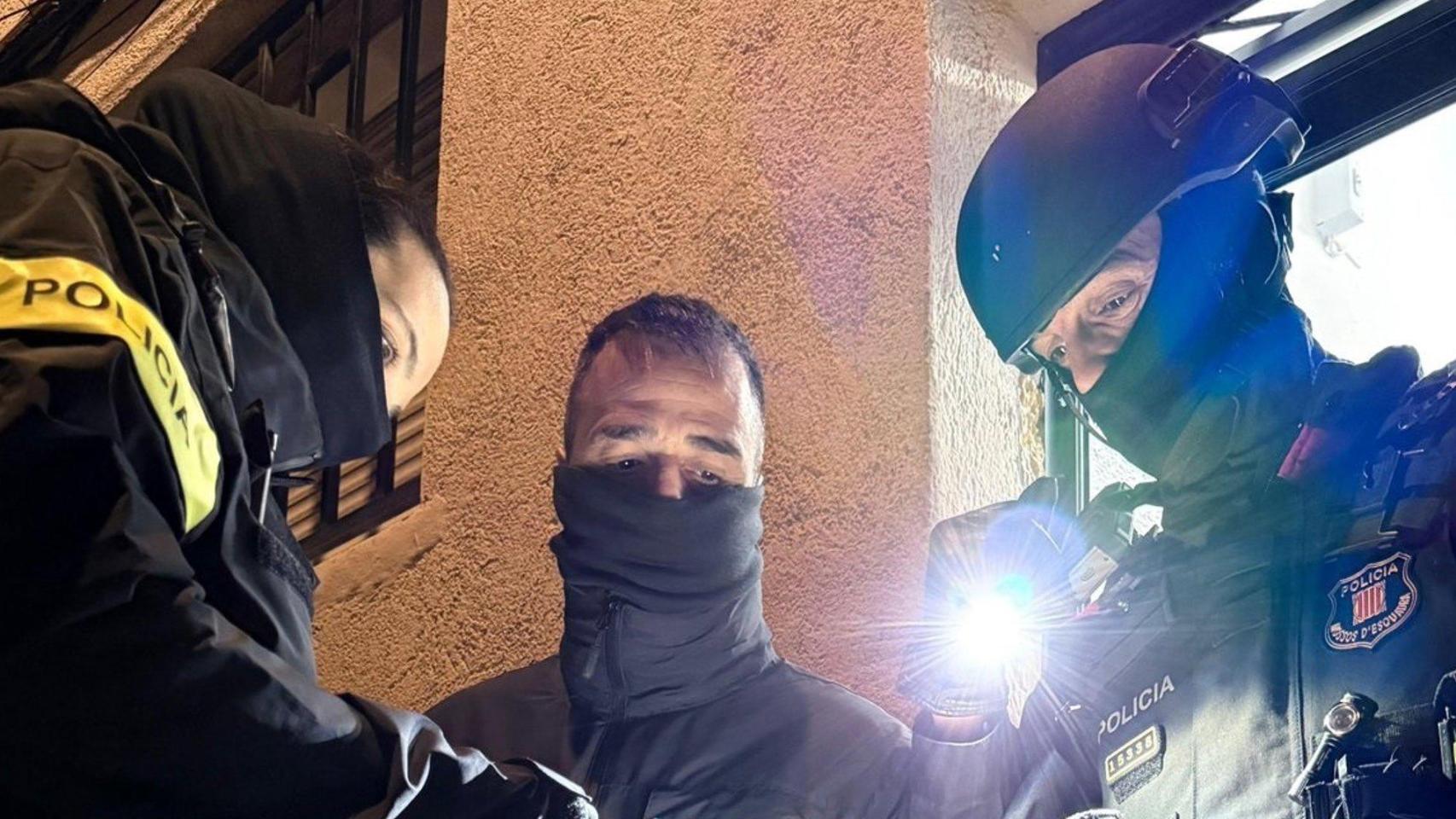 Operativo en marcha de Mossos y la GDF italiana contra una red de tráfico de hachís en Barcelona