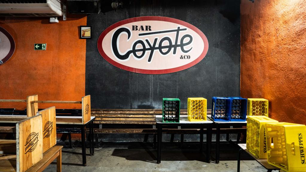 Bar Coyote