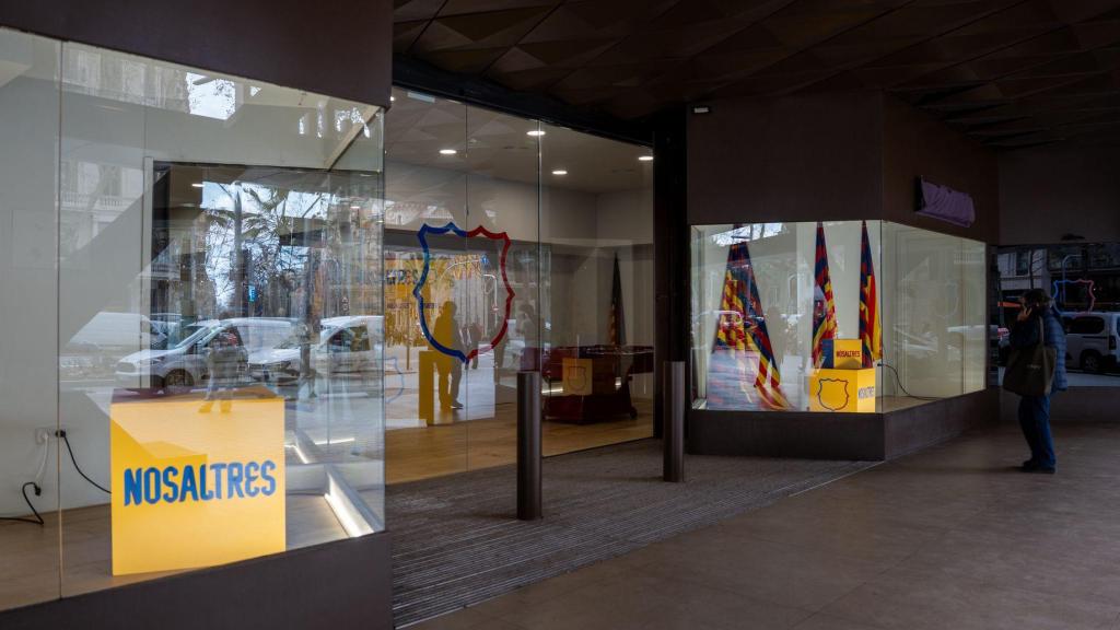 La antigua Furest de la Diagonal convertida en la sede electoral de Víctor Font