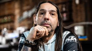 Edu García, gerente del Bar Coyote de Barcelona: "Seguiré aquí hasta que un juez me obligue a irme"