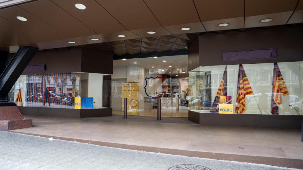 La antigua Furest de la Diagonal convertida en la sede electoral de Víctor Font