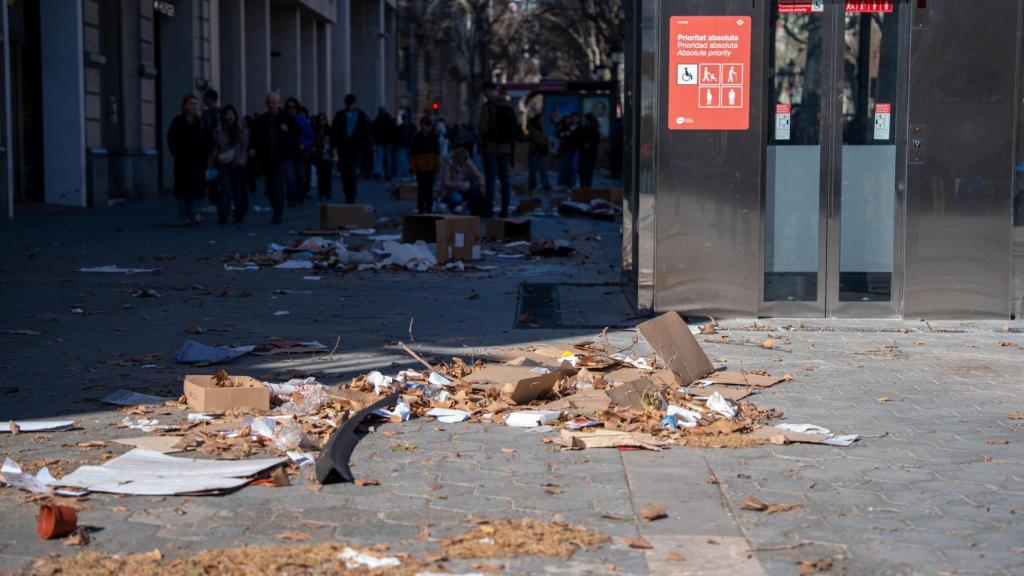 Destrozos por el paso de la borrasca Nils en el centro de Barcelona