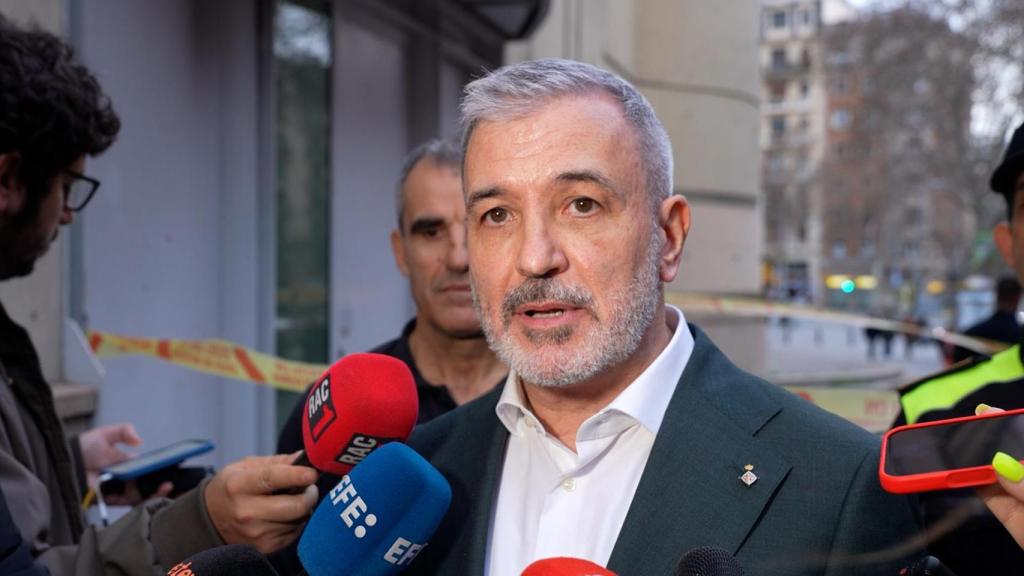 Jaume Collboni compareix davant dels mitjans per explicar les mesures preventives davant el temporal de vent