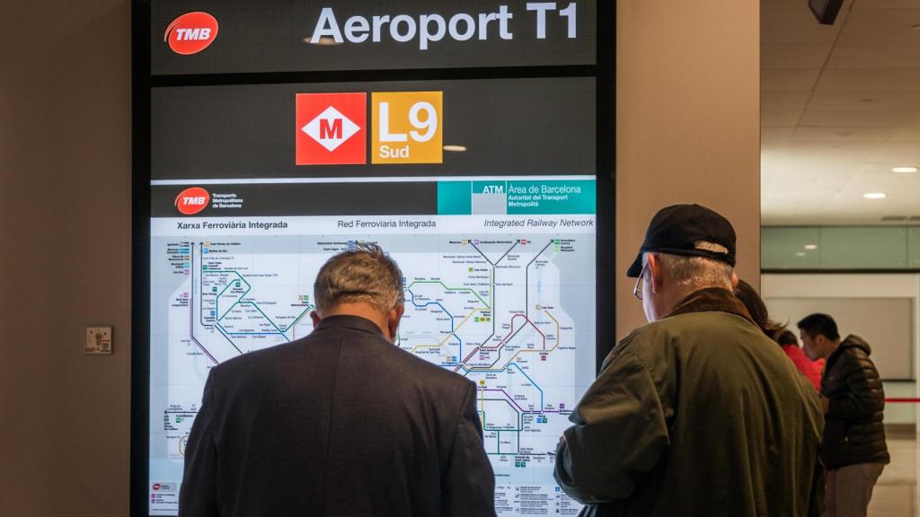 Parada d'Aeroport T1 del metro de Barcelona a la línia L9 Sud
