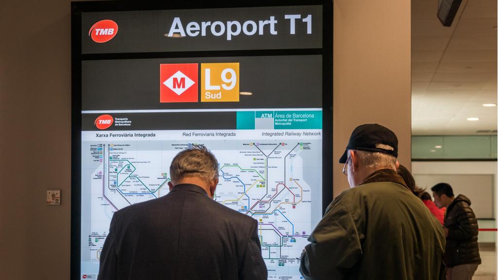 Parada de Aeroport T1 del metro de Barcelona en la línea L9 Sud