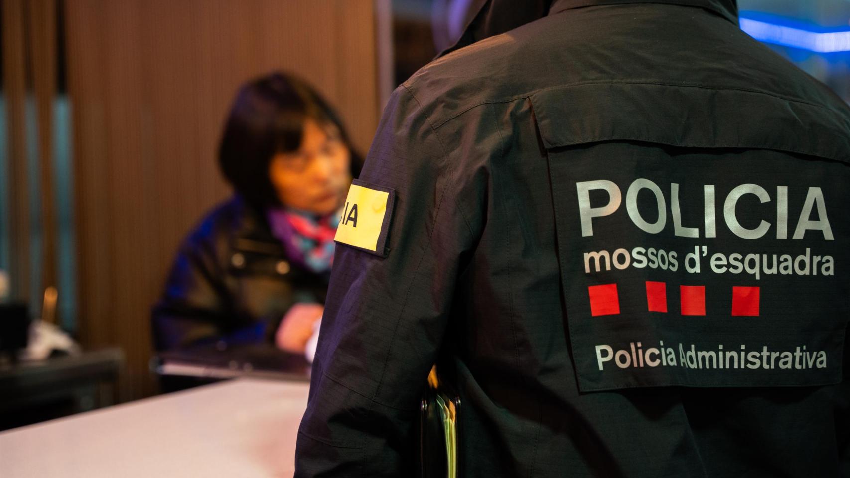 Mossos d'Esquadra durante un operativo