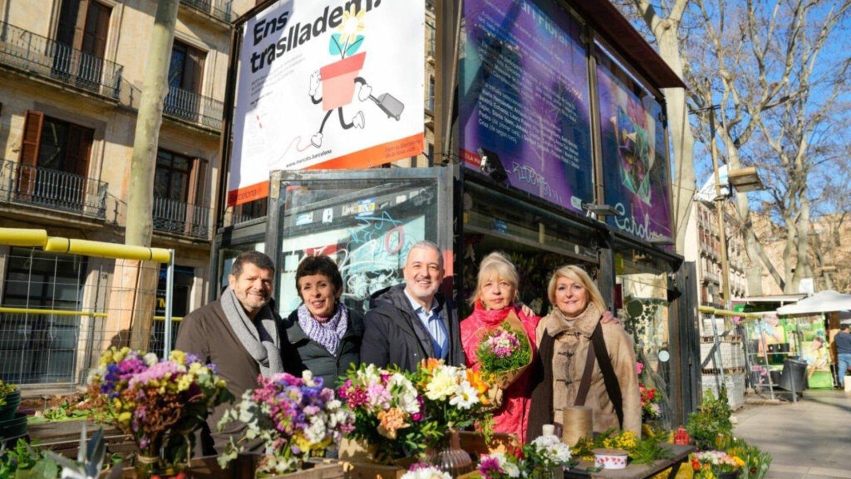 El alcalde de Barcelona, Jaume Collboni, en su visita a las paradas de flores de la Rambla