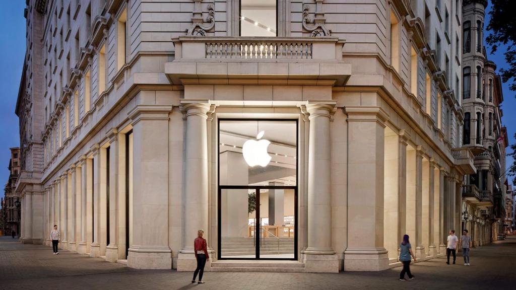 Tienda en Apple en el paseo de Gràcia de Barcelona