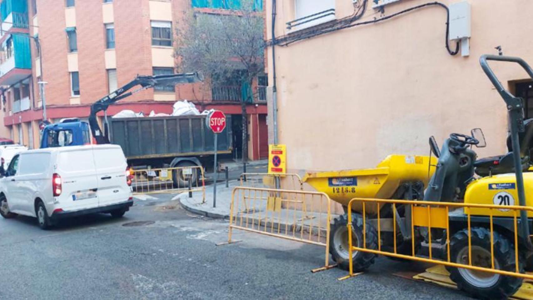Obras de mejoras de la red eléctrica del barrio del Raval en Santa Coloma