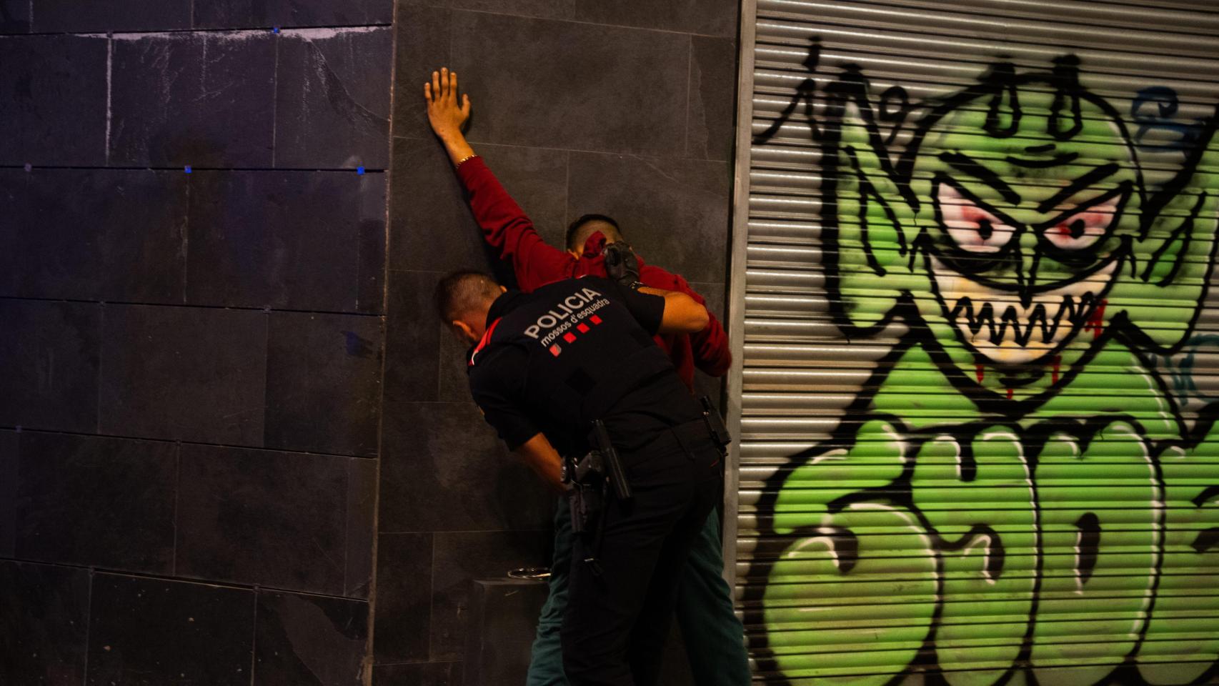 Imagen de archivo de una operación policial en un municipio de Barcelona