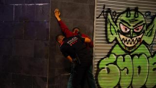 Cerco al mundo de la noche en L’Hospitalet: precintan 16 bares musicales conflictivos en menos de un año