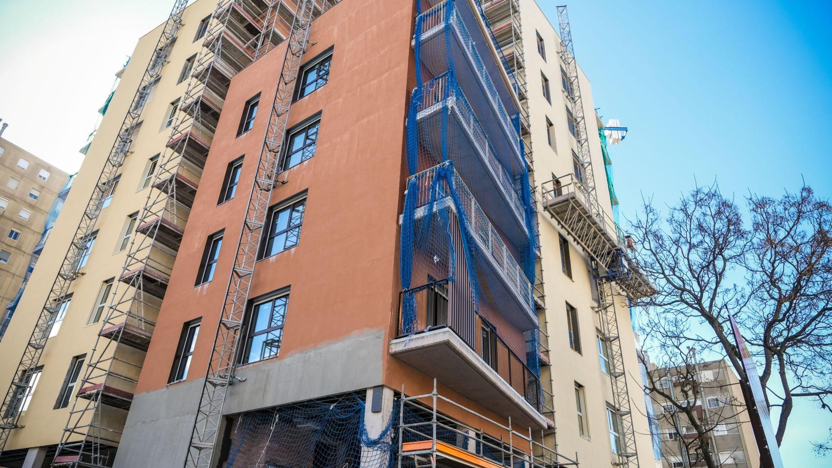 Badia avanza en la construcción de los 32 pisos de alquiler