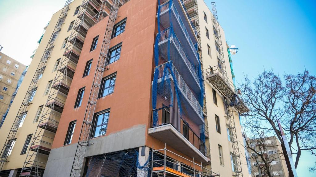 Badia avanza en la construcción de los 32 pisos de alquiler
