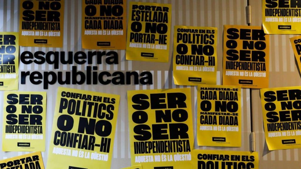Sede de ERC con carteles de la ANC