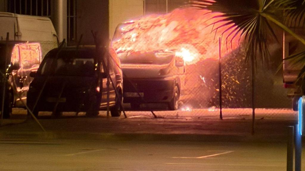 Incendio en el Alcampo de Sant Adrià