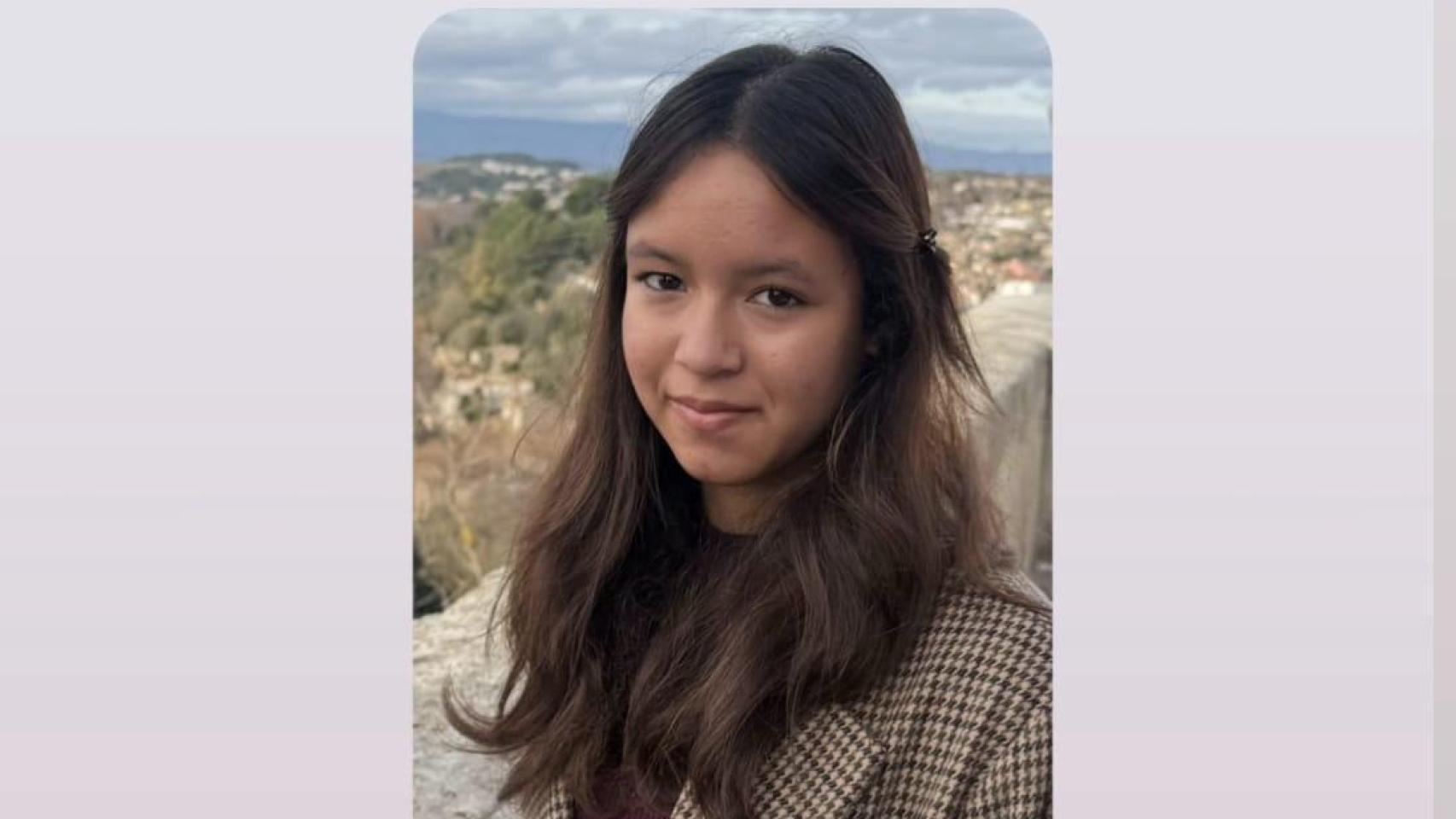 Cartel de la menor que ha desaparecido en El Carmel