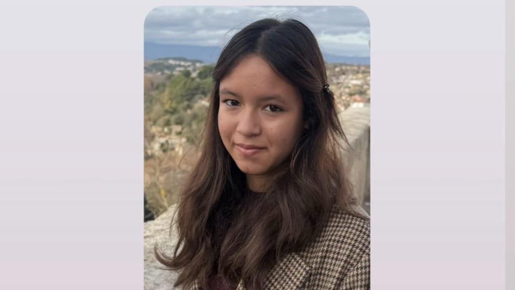 Cartel de la menor que ha desaparecido en El Carmel