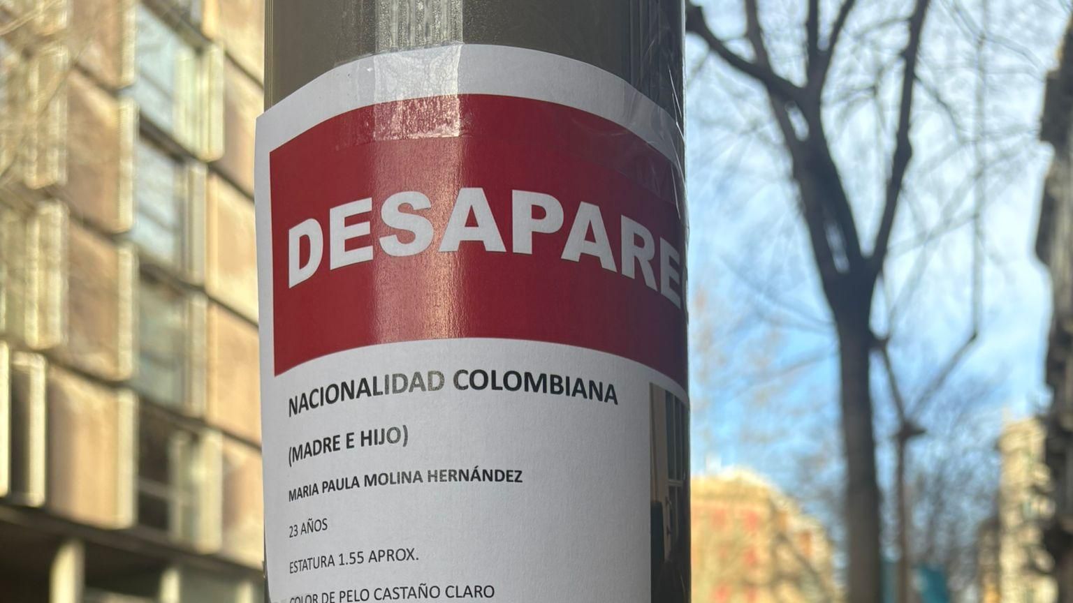Cartel en la calle que busca a los desaparecidos en Barcelona