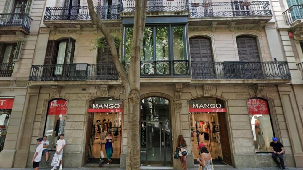 La tienda Mango Outlet en la calle de Girona