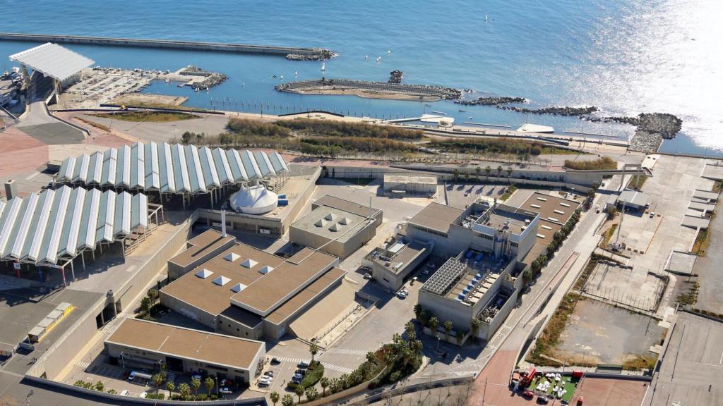 La depuradora del Besòs, situada entre Sant Adrià de Besòs y Barcelona