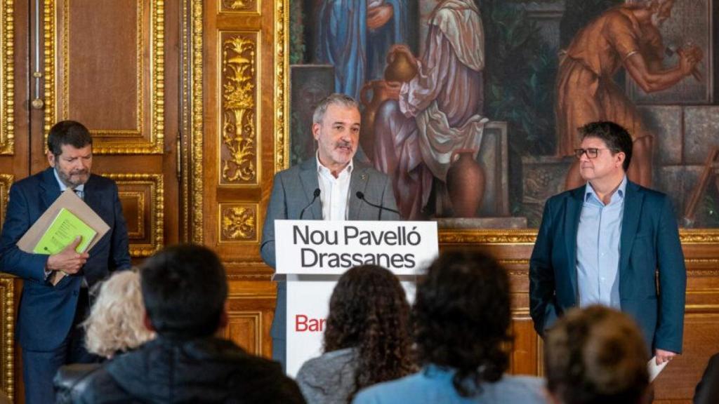 L'alcalde de Barcelona, Jaume Collboni, presenta millores a les instal·lacions esportives del Raval