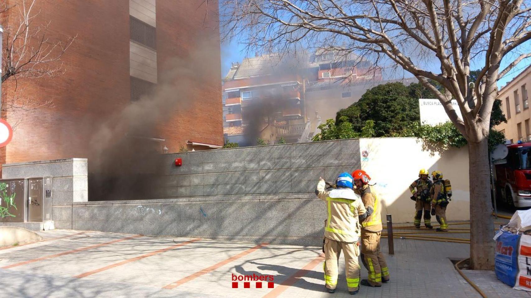 El edificio afectado por el incendio en Sabadell