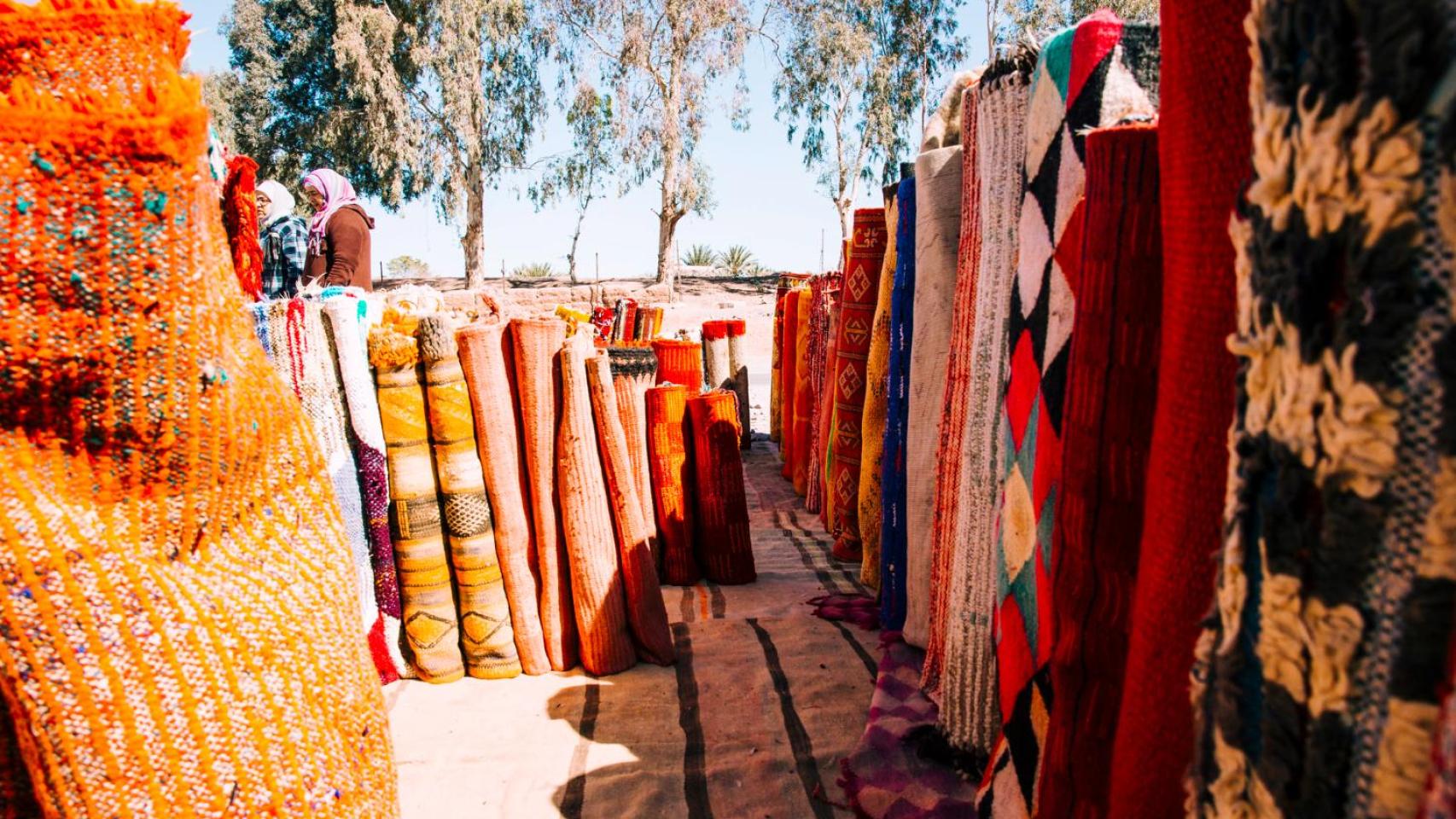 Alfombras en un mercado de Marruecos