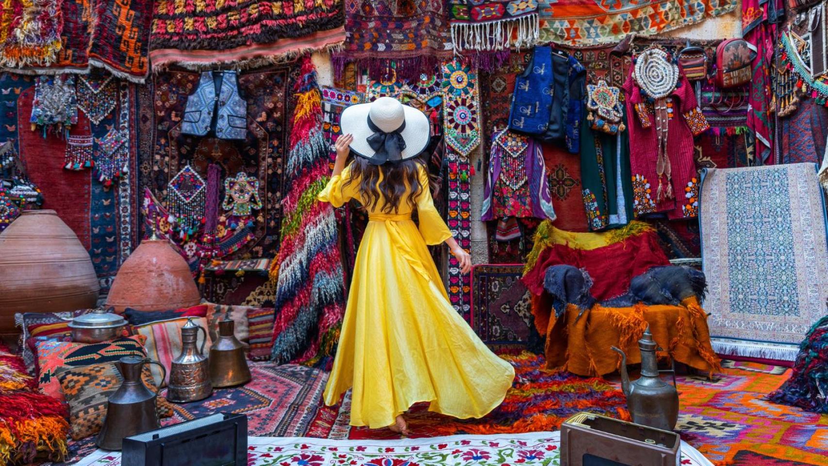 Tienda de alfombras en una ciudad de Capadocia, Turquía