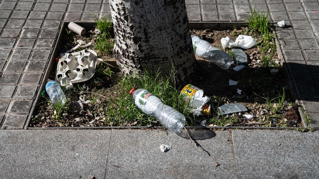 Brutícia del carrer Estrelles del barri de la Mina