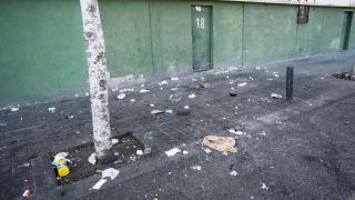 Ratas, jeringuillas y suciedad: el día a día en el "punto ciego" del barrio de La Mina