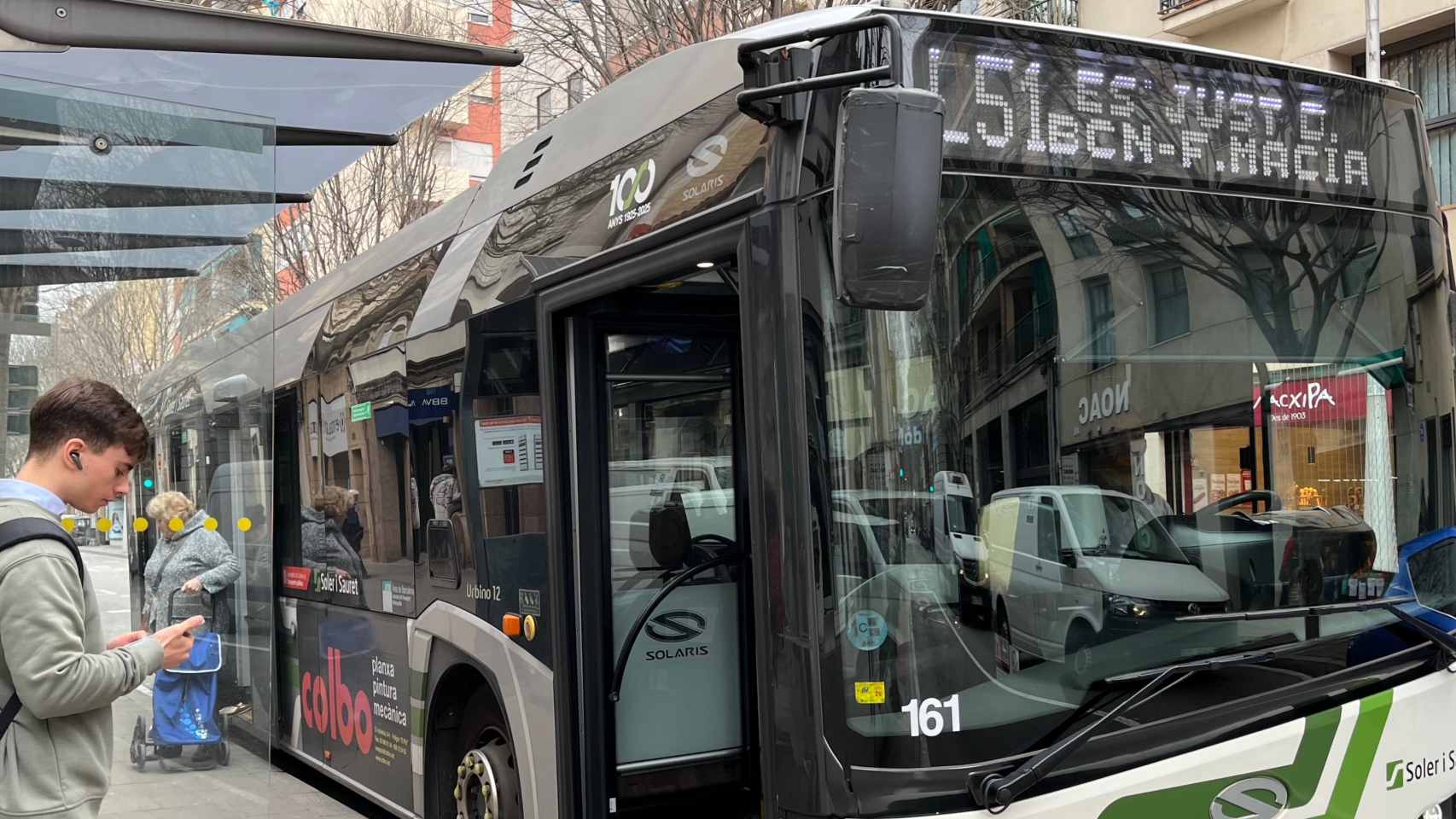 Autobús de la nueva línea de bus de Sant Feliu