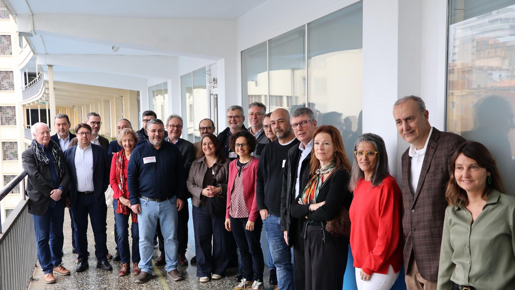 Representantes de familias, profesores y escuelas de la concertada en la Salle de Gràcia para exigir más financiación