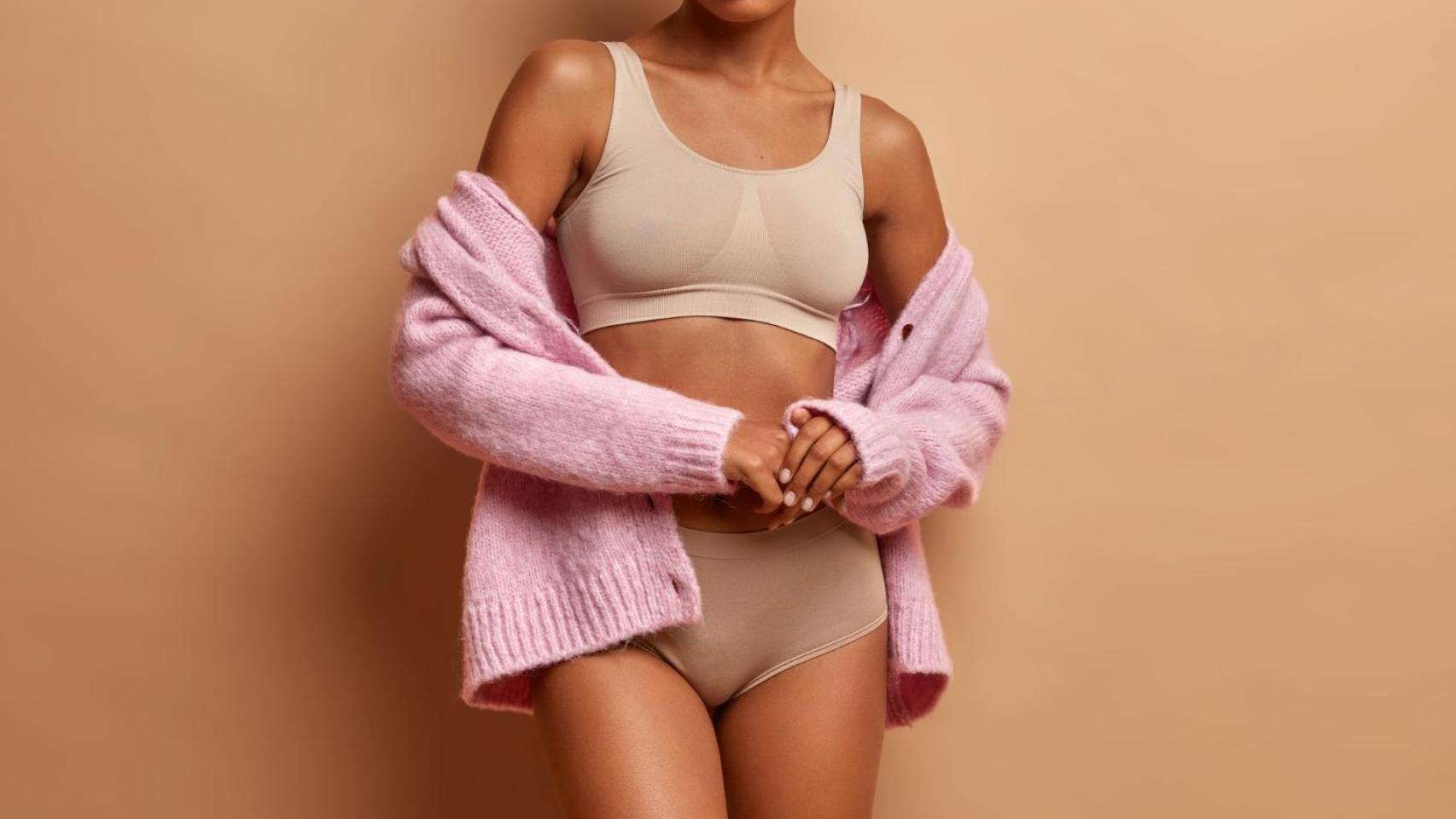 Modelo en ropa interior