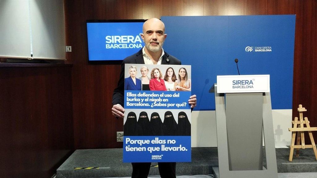 El líder del PP, Daniel Sirera, durante la presentación de la proposción para instar al Gobierno a prohibir el burka y el niqab