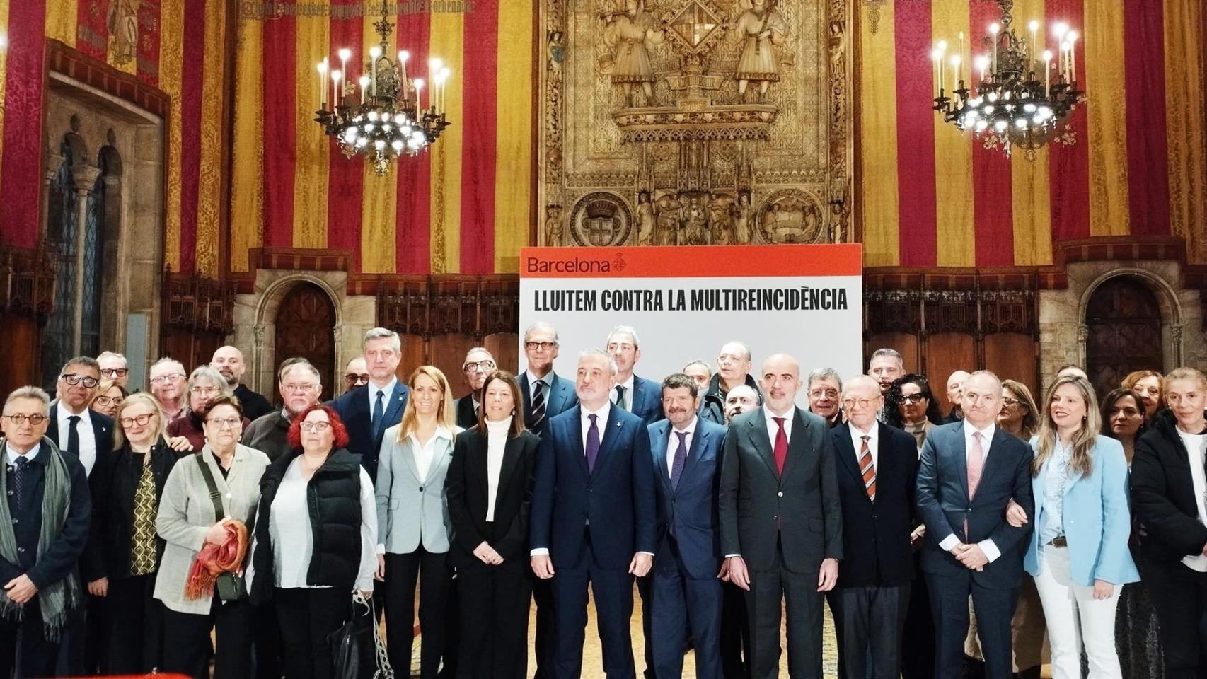 Partidos y entidades en el acto en favor de la reforma de la ley contra la multirreincidencia.
