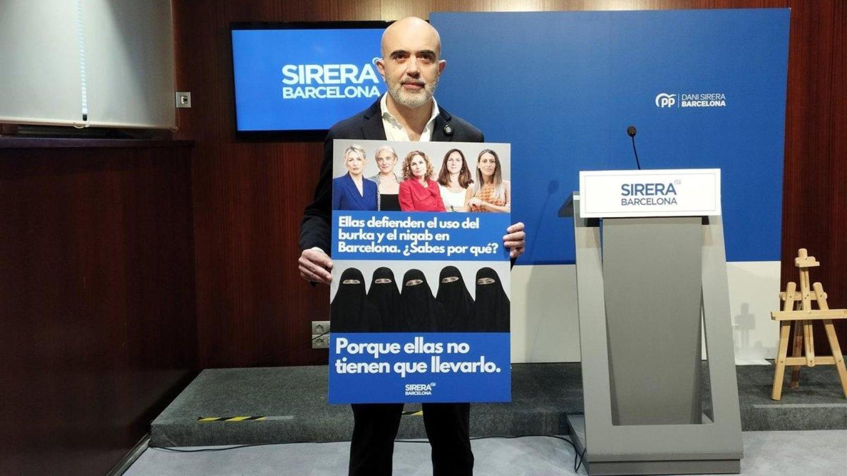 El líder del PP, Daniel Sirera, durante la presentación de la proposción para instar al Gobierno a prohibir el burka y el niqab