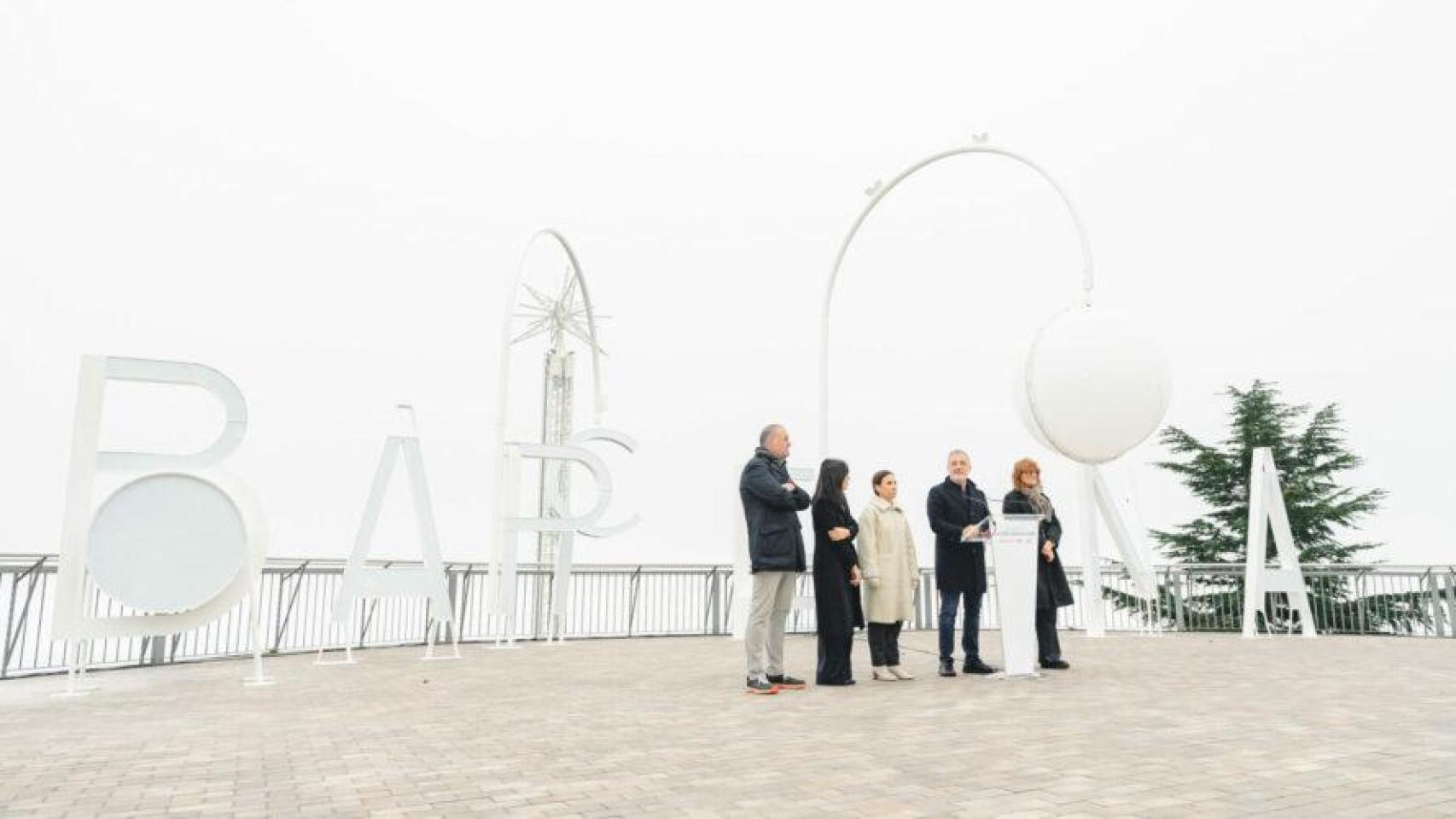 Collboni en la inauguración del nuevo plan de actividades del Tibidabo