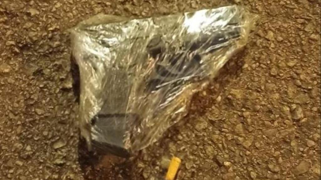 Un arma incautada en la operación policial
