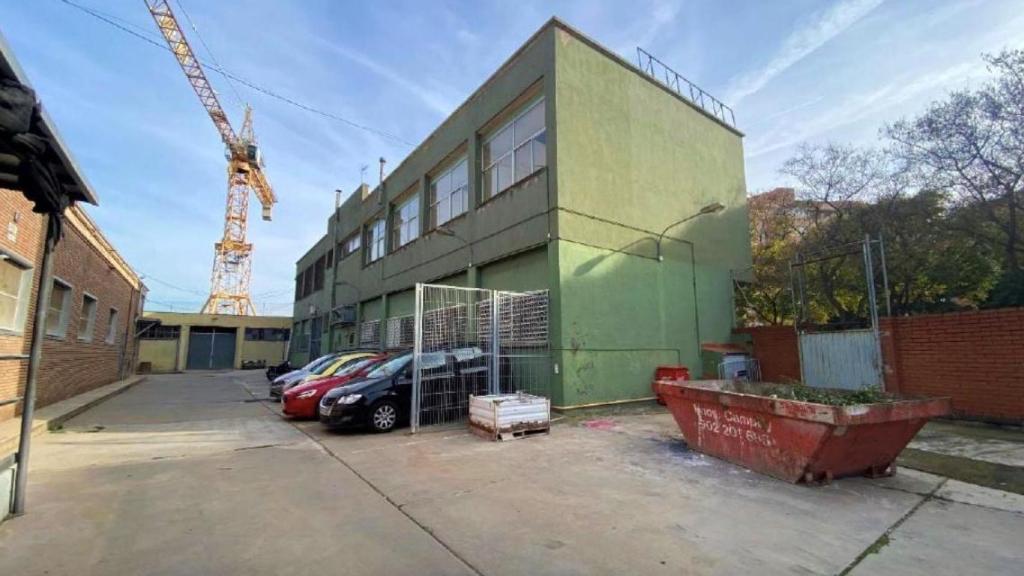 Entorno del edificio que acogía el CRAE de Sant Andreu
