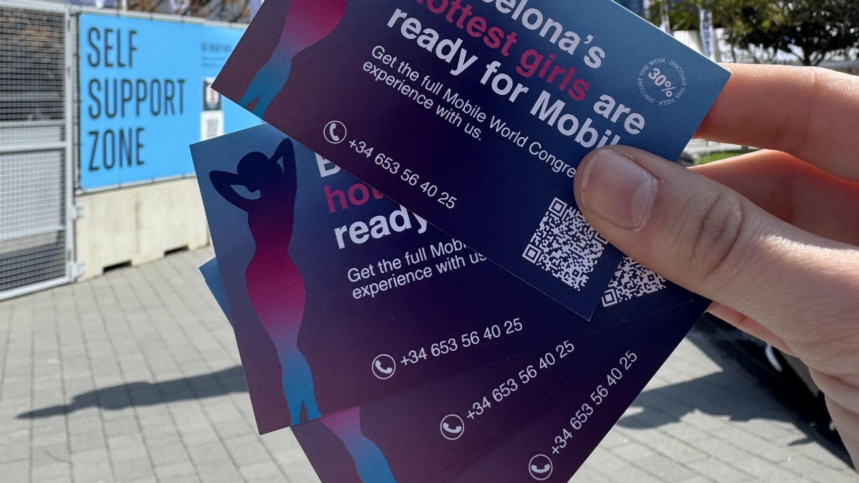 Flayers de la contra campaña publicitaria del MWC