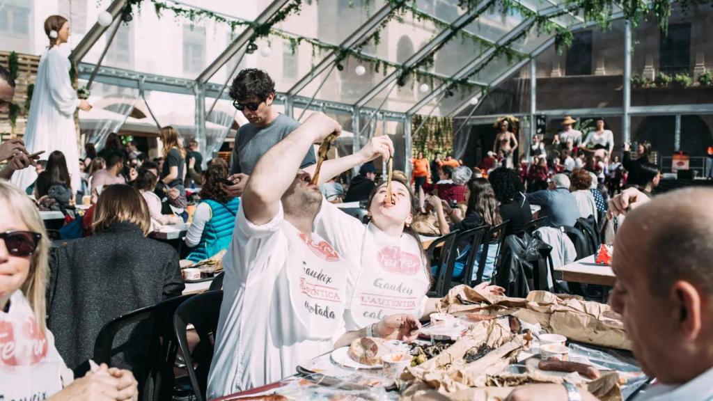 ‘Calçotada popular’ en una edició anterior al Poble Espanyol de Barcelona