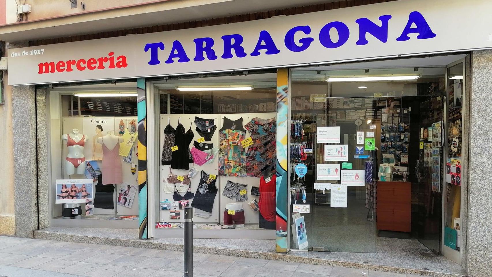 La mercería Tarragona, ubicada al lado del mercado de la Llibertat de Gràcia