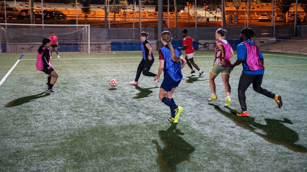 Jugadores de Street Soccer durant un entrenament a Barcelona