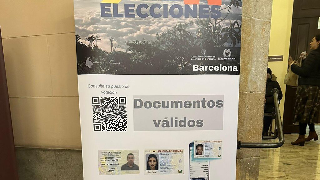Cartell amb la informació per a la votació al congrés de Colòmbia a Barcelona