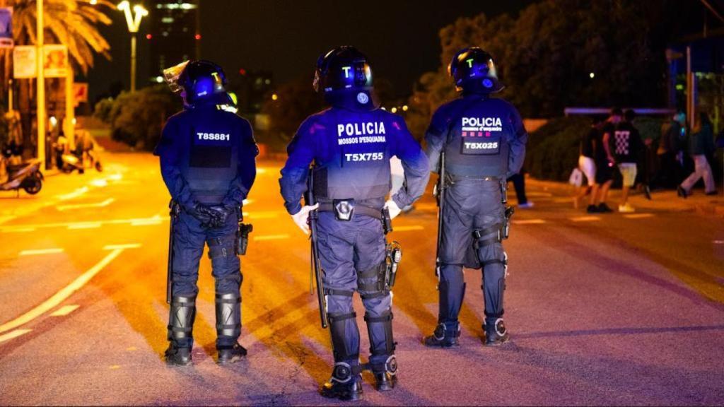 Agentes de ARRO de mossos en una imagen de archivo