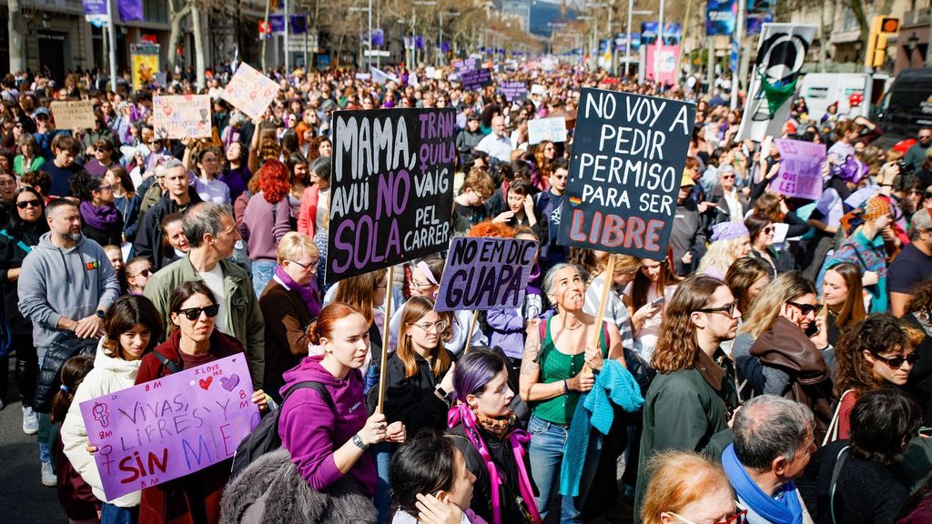 Imagen de la manifestación por el 8M en Barcelona