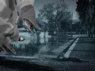 Fotomontaje con una señal cargada de simbología entre bandas latinas y el parque de Sant Martí de fondo