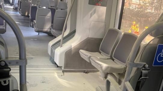 Imagen del incendio en un tren de Castelldefels